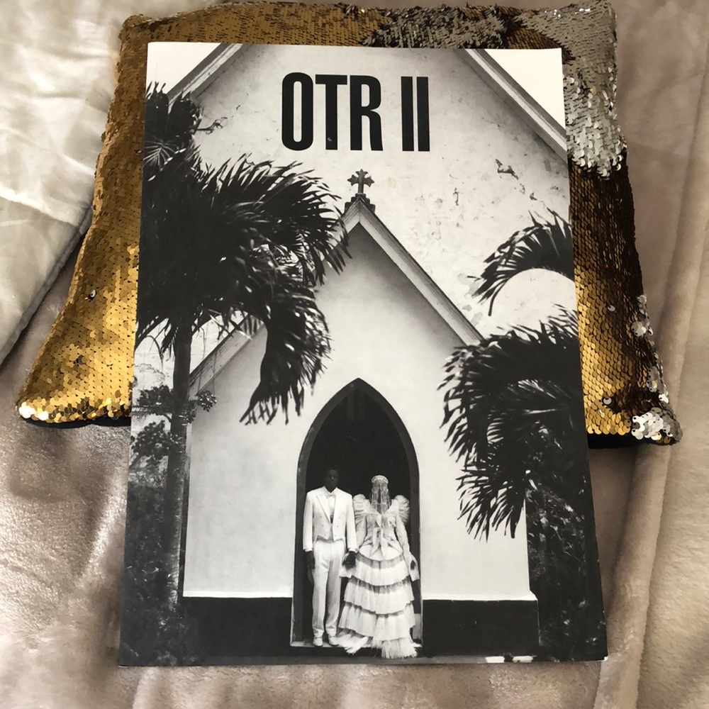 Amazing Beyoncé OTR 11 TOUR coffee table book.